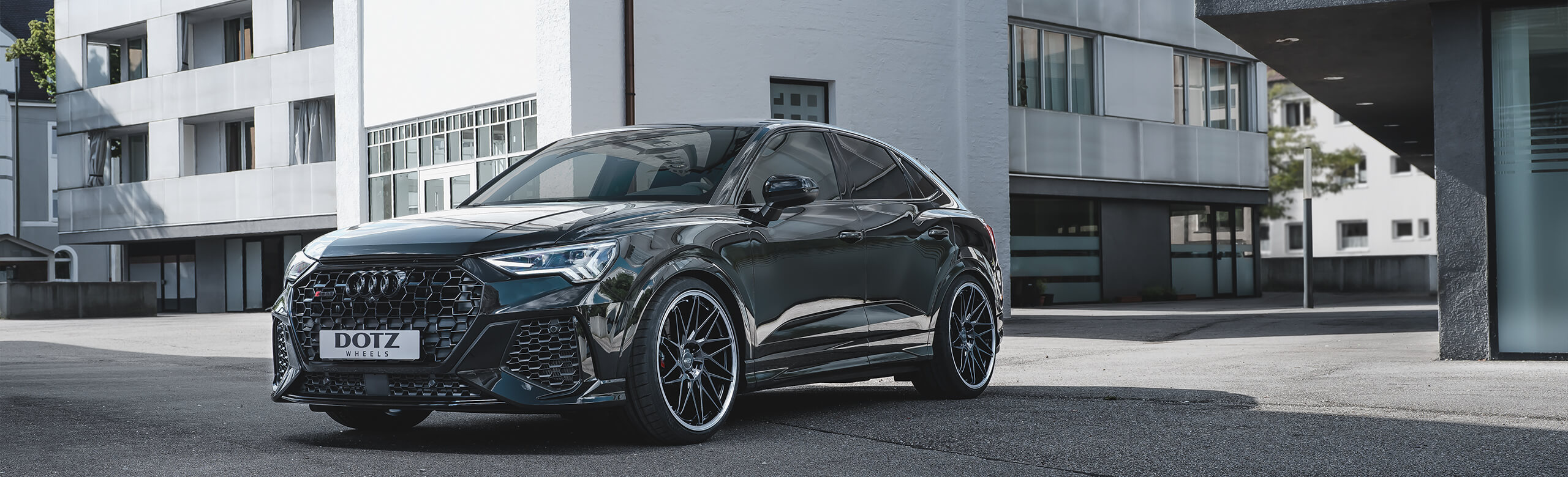 DOTZ Tanaka dark Audi RSQ3