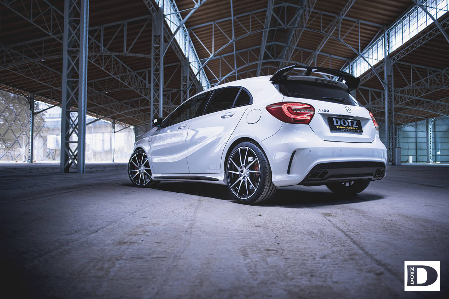 DOTZ Kendo on Car 2015